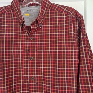 Eddie Bauer Mens Plaid Button Down Shirt Red Burgundy Classic Fit Size Medium